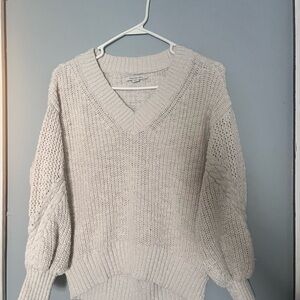 American Eagle Outfitters Cream V-Neck Sweater with Chunky Knit